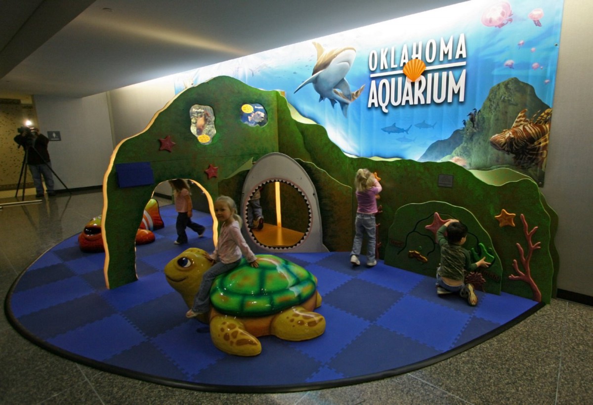 Airport Play Area - Kids Playing