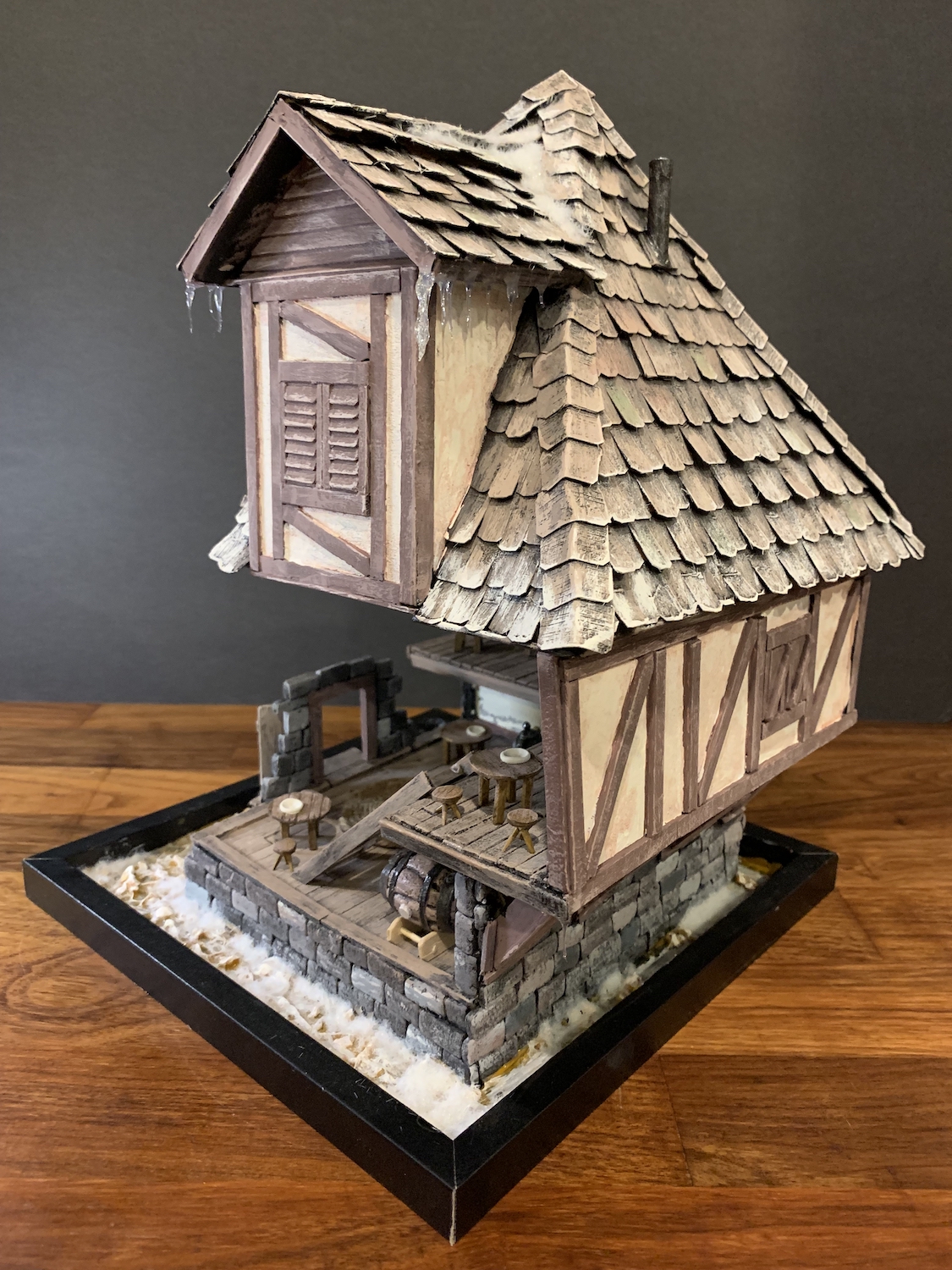 Final image of the tavern miniature.