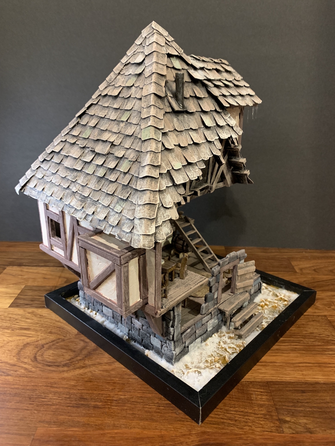 Final image of the tavern miniature.