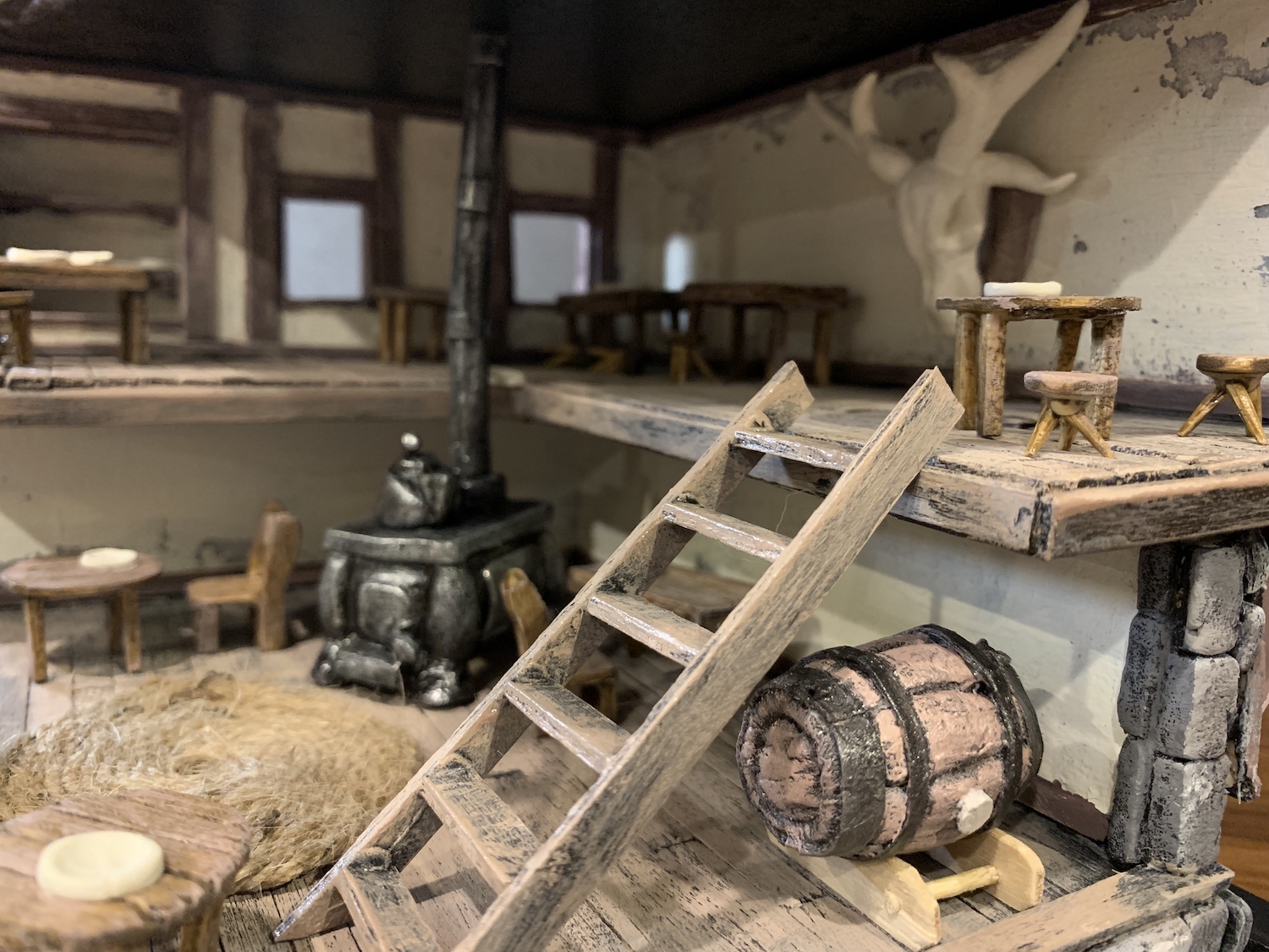 Final image of the tavern miniature.